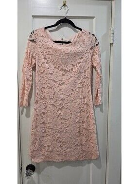 vince camuto lace long sleeve dress Vince Camuto Women's Lace Blouson-Sleeve Shift Dress